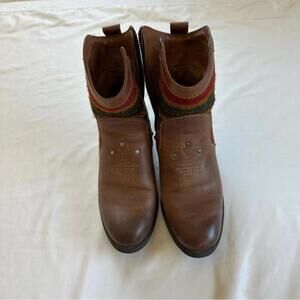 BORN MOE3 Western Boots